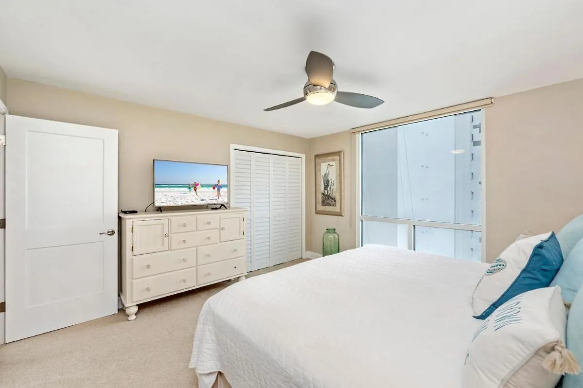 Holiday home 2071 Shoreline Towers Beachfront Condo Free Beach Setup Destin