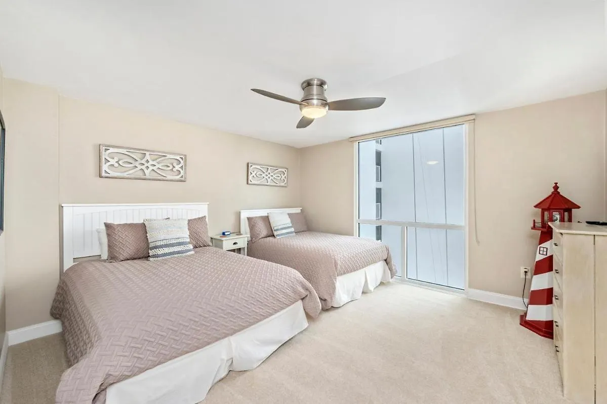 2071 Shoreline Towers Beachfront Condo Free Beach Setup Destin Holiday home
