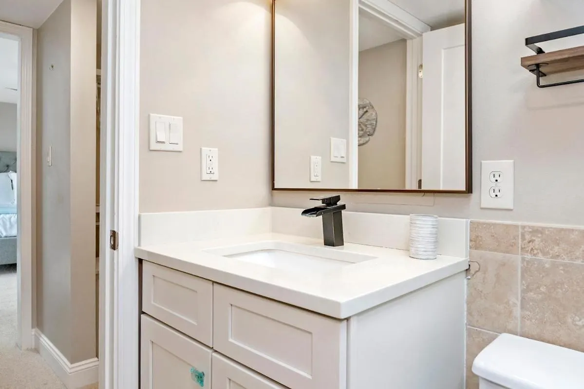 2071 Shoreline Towers Beachfront Condo Free Beach Setup Destin 0*,  United States