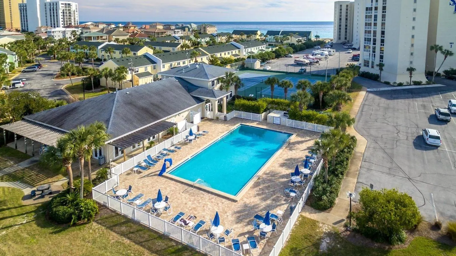 2071 Shoreline Towers Beachfront Condo Free Beach Setup Destin 0*,